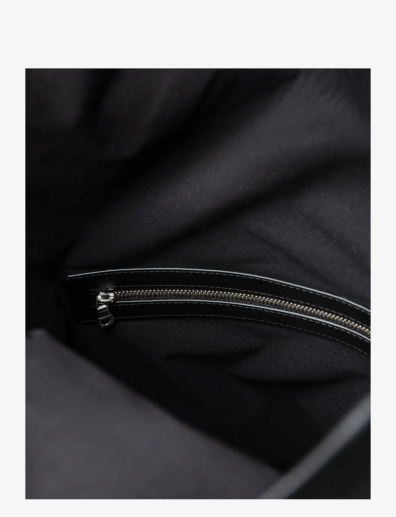 SANDQVIST - LEATHER Rolltop Backpack - verslaðu eftir tilefni - black - 5