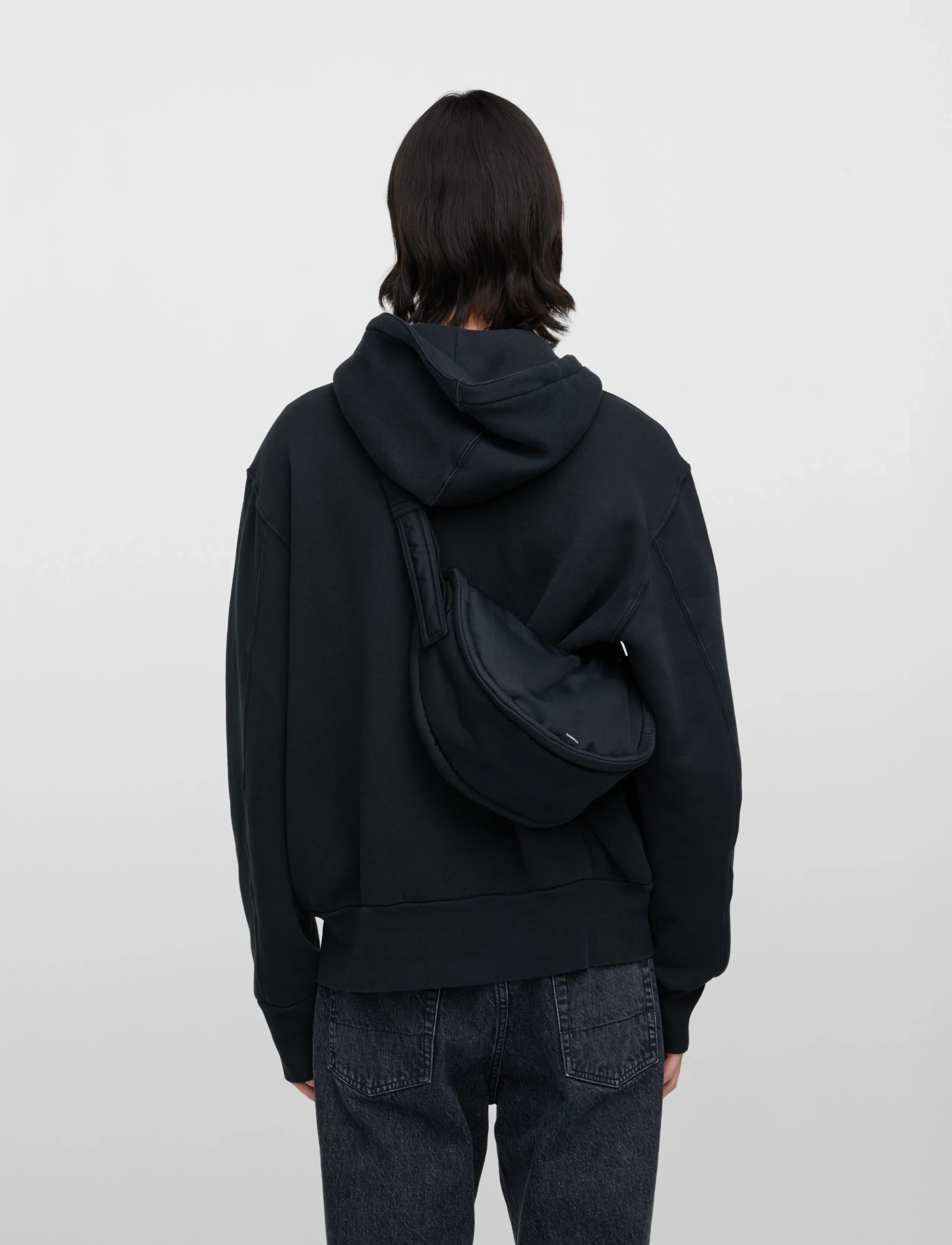 SANDQVIST - CURVE Crossbody Round S - käsilaukut - black - 5