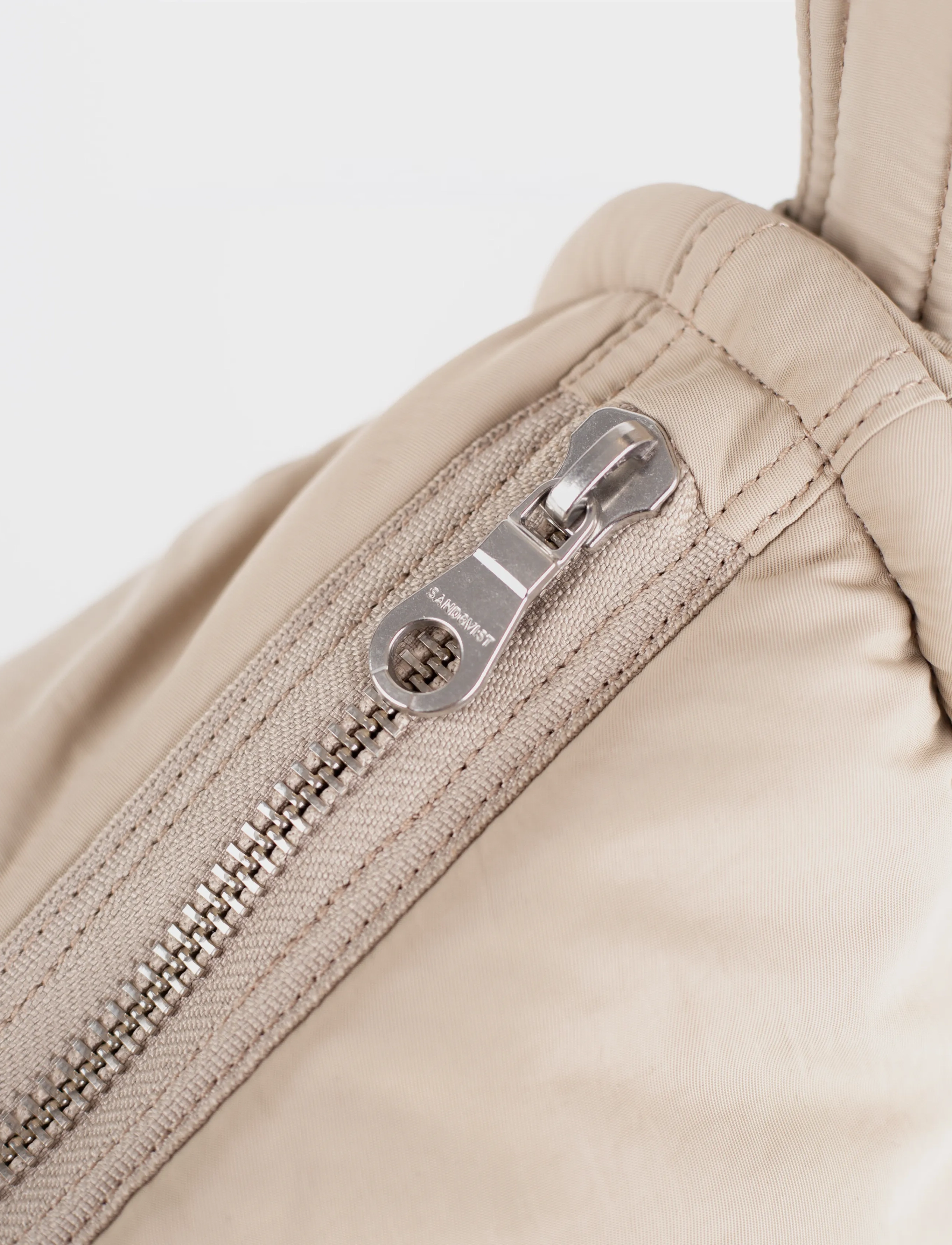 SANDQVIST - CURVE Crossbody Round L - håndtasker - beige - 3