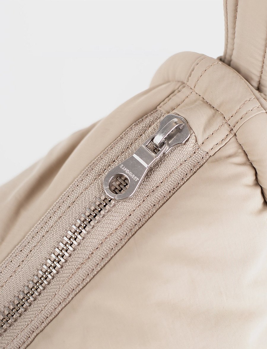 SANDQVIST - CURVE Crossbody Round L - håndtasker - beige - 3