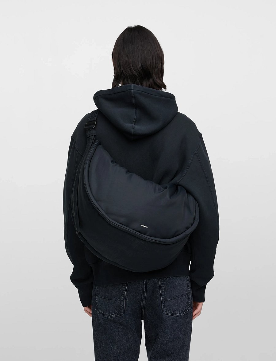 SANDQVIST - CURVE Crossbody Round L - særlige begivenheder - black - 5