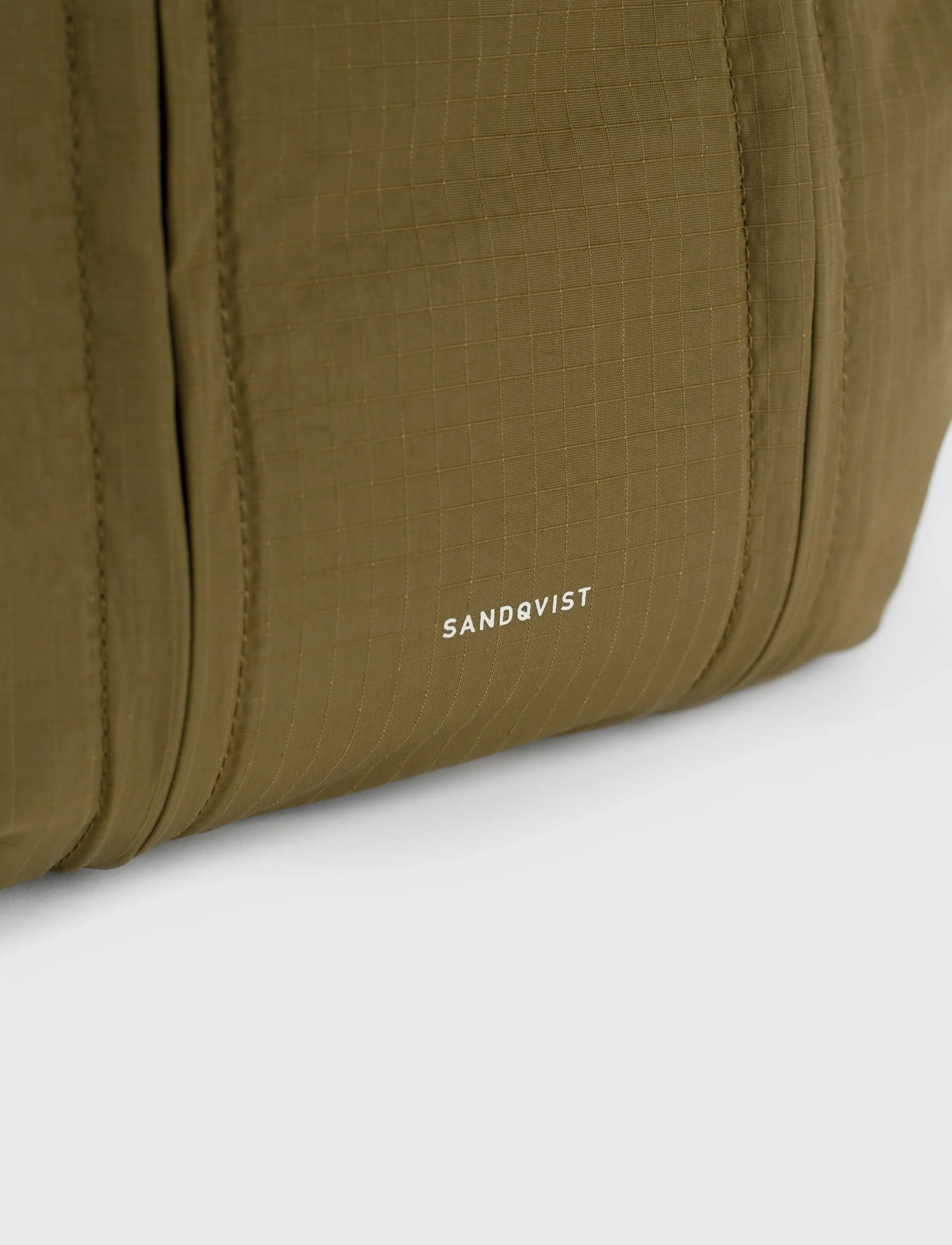 SANDQVIST - GRID Expandable Crossbody Bag - somas portatīvajiem datoriem - olive - 4