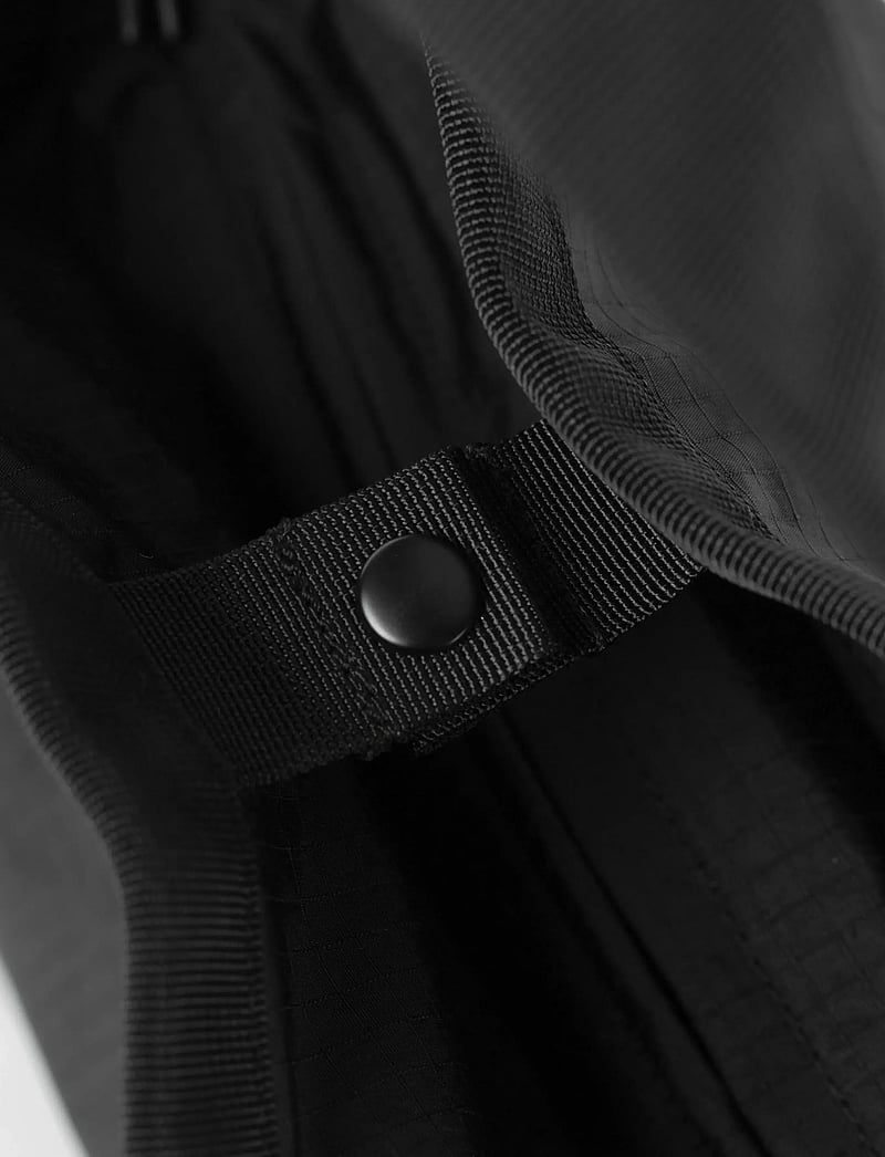 SANDQVIST - GRID Expandable Tote Bag - schultertaschen - black - 3