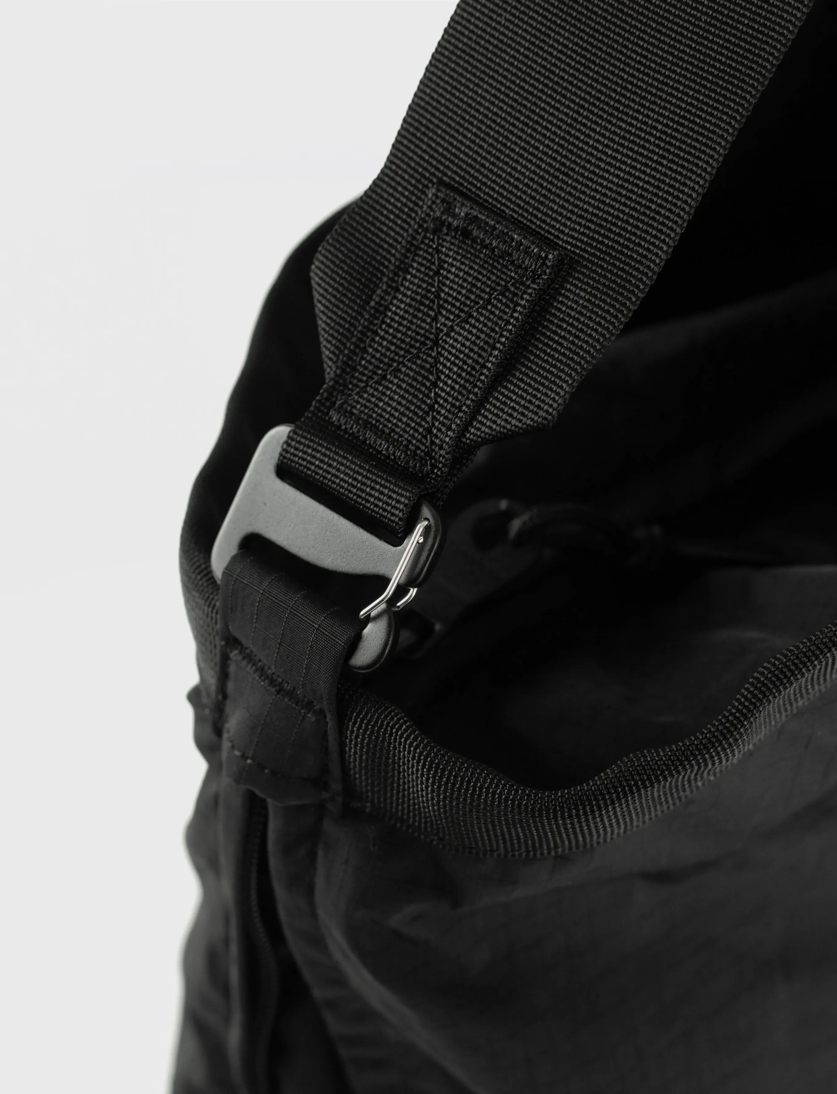 SANDQVIST - GRID Expandable Tote Bag - skuldertasker - black - 4