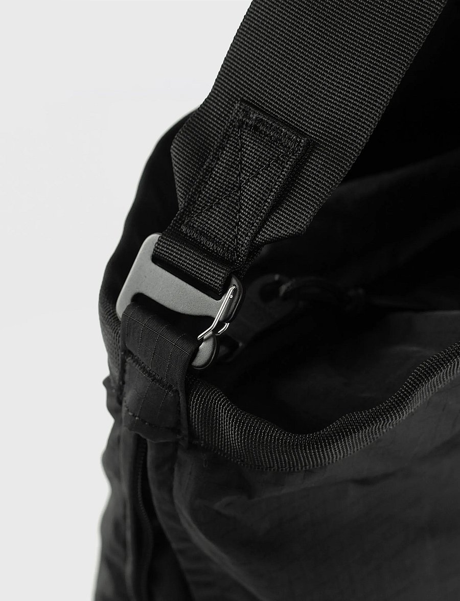 SANDQVIST - GRID Expandable Tote Bag - skuldertasker - black - 4