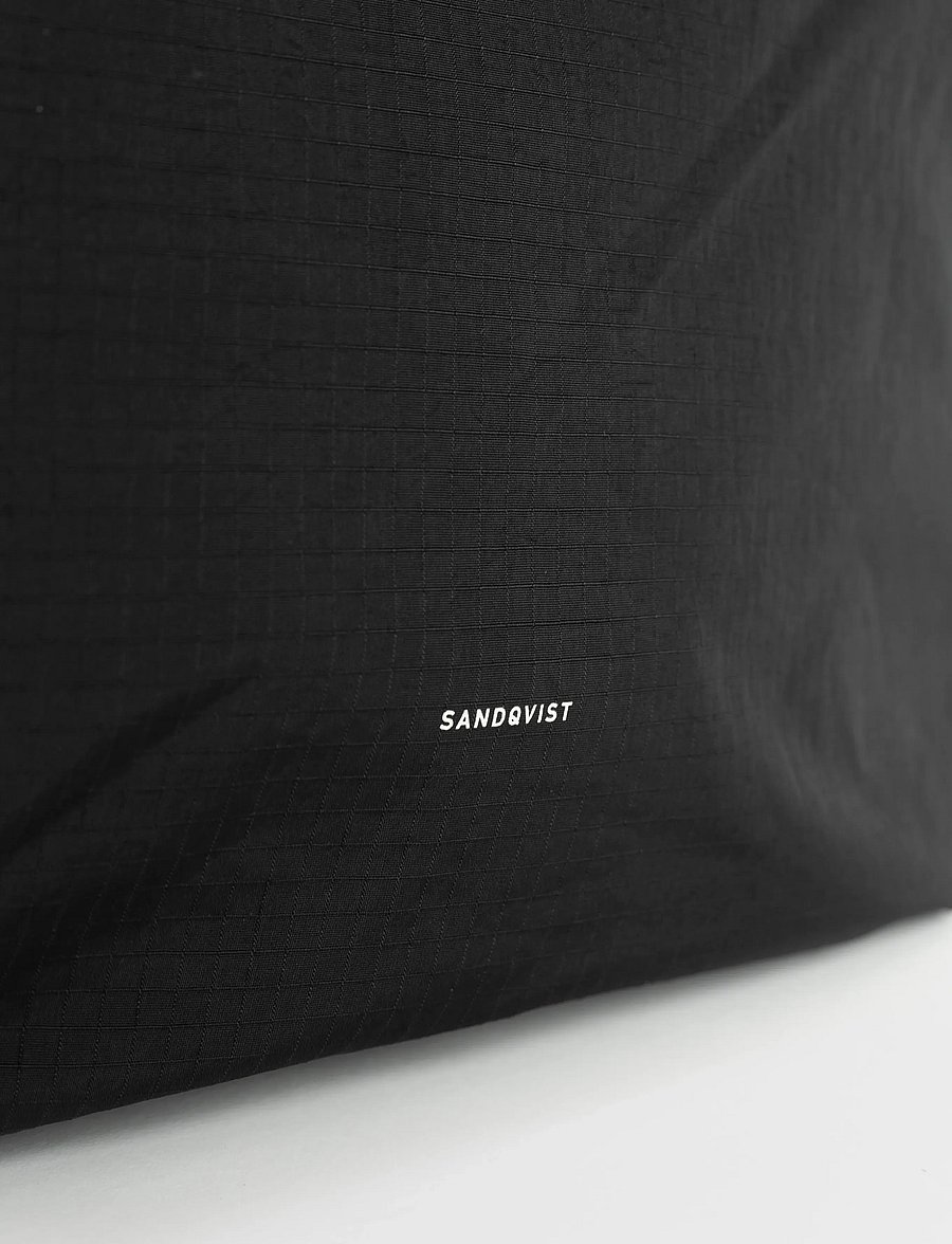 SANDQVIST - GRID Expandable Tote Bag - skuldertasker - black - 5