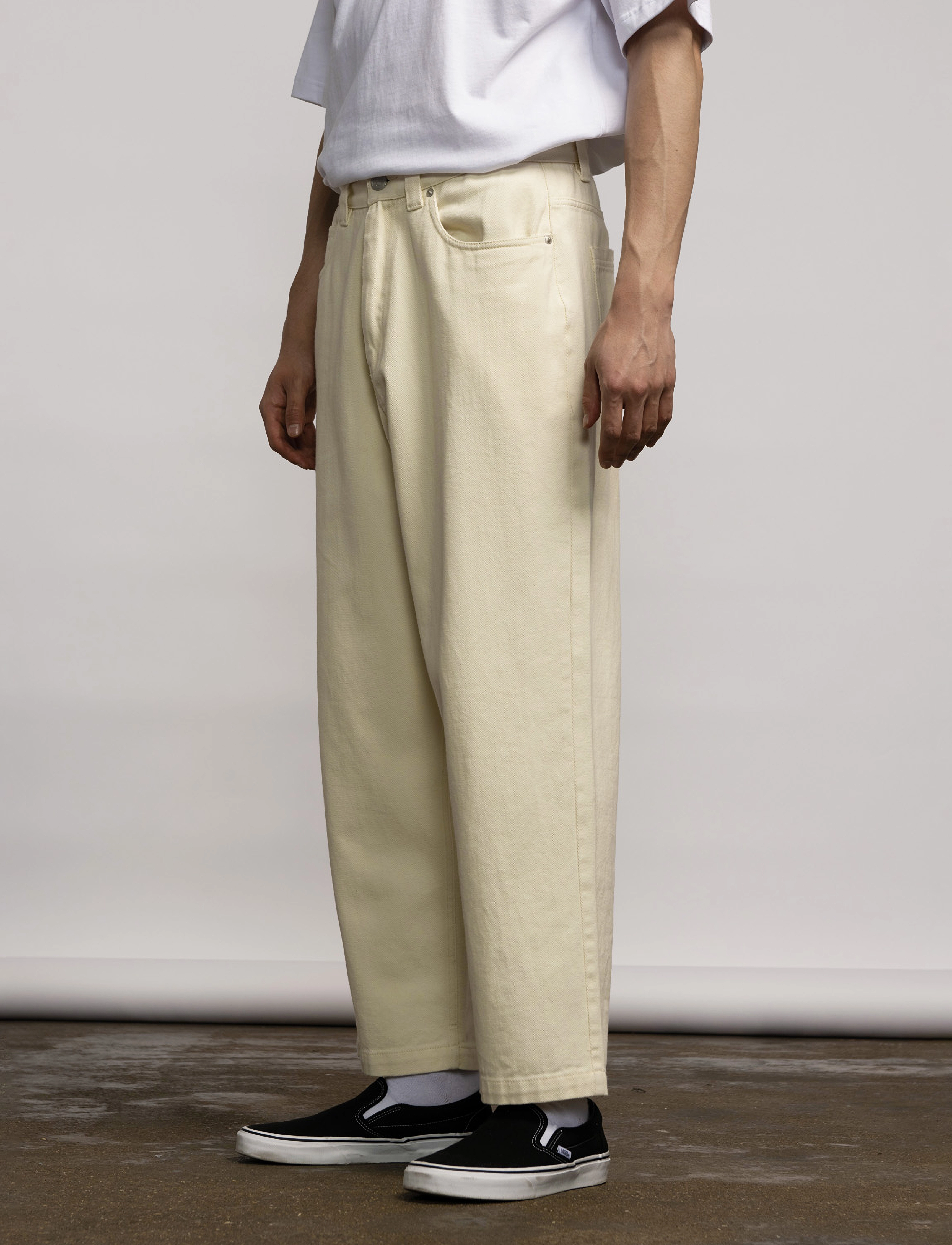 Santa Cruz - Big Pants - hosen & jeans - optic white - 3