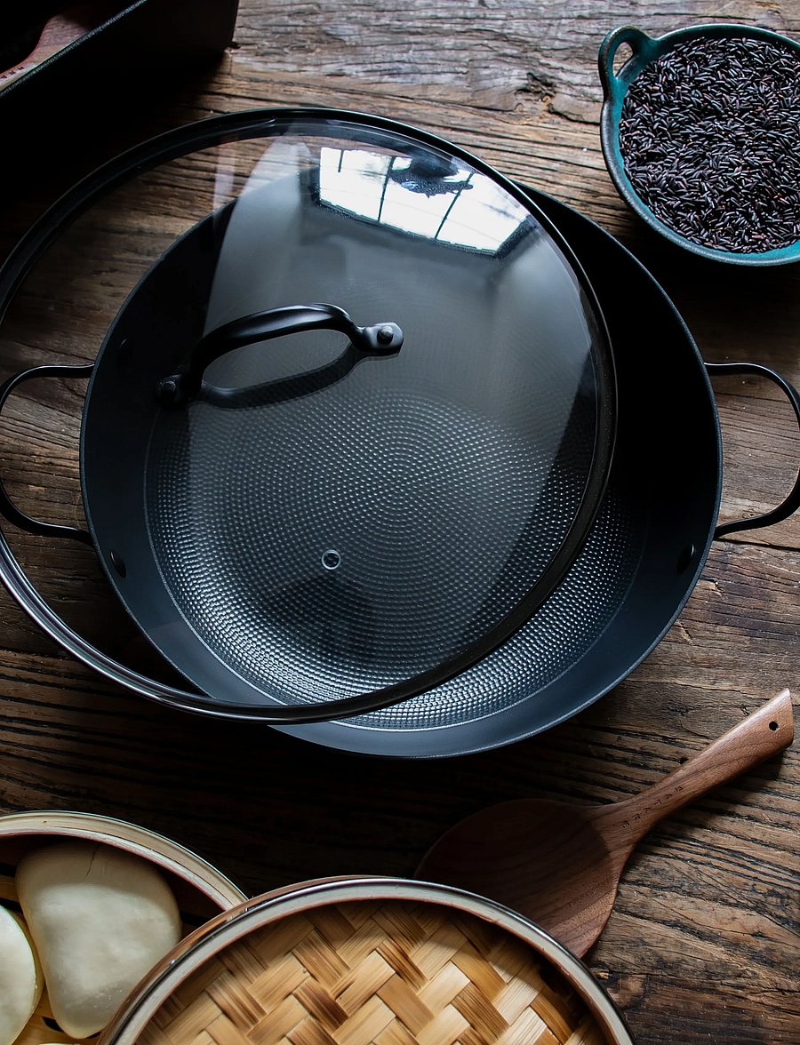 Satake - 30 cm tractor pan in lightweight cast iron Honeycomb ceramic coating - black - 4