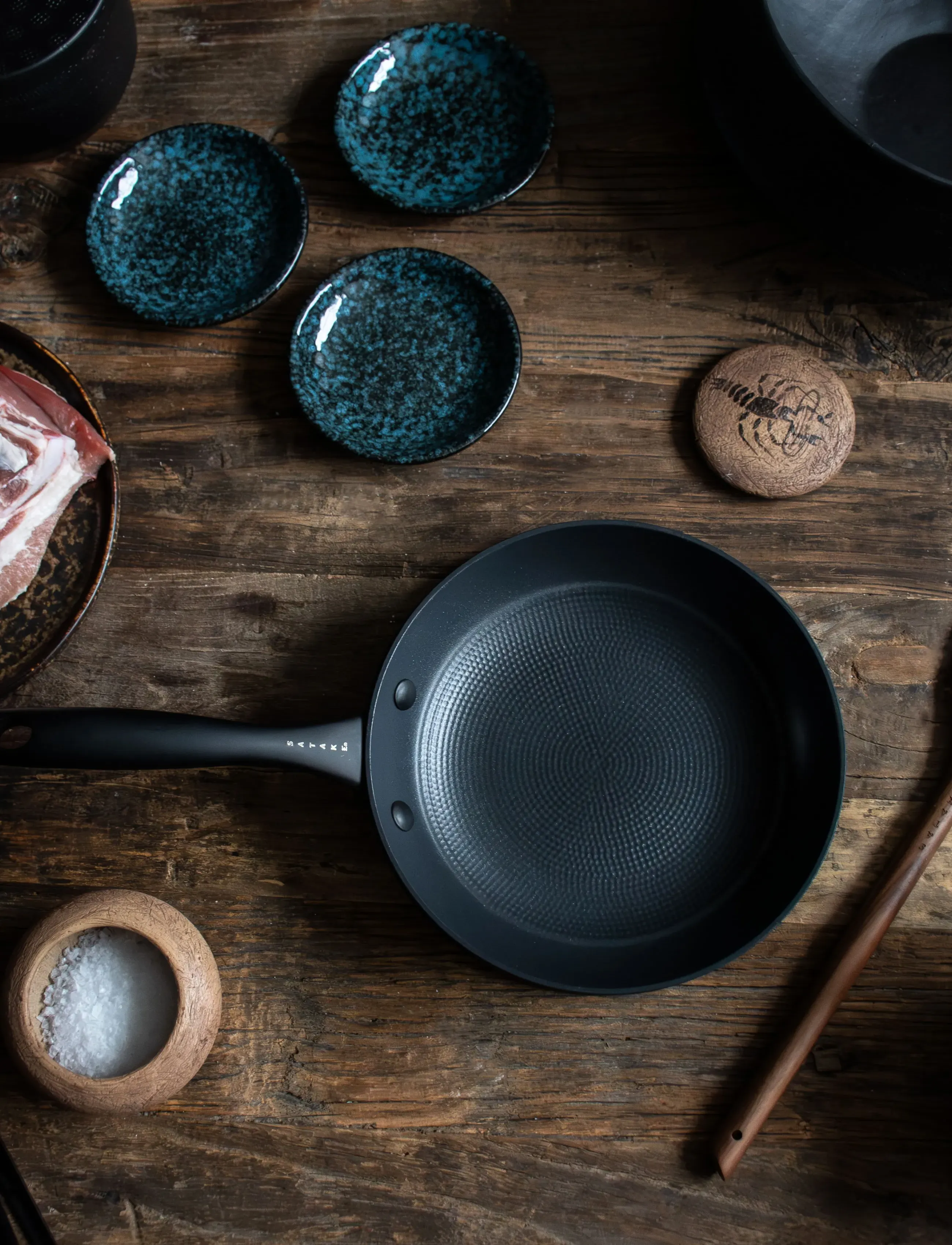 Satake - 20 cm frying pan in lightweight cast iron Honeycomb ceramic coating - stegepander - black - 3