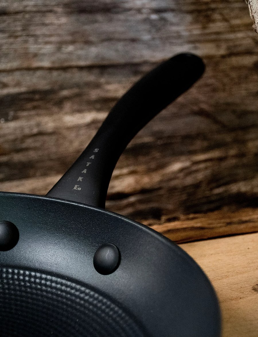 Satake - 20 cm frying pan in lightweight cast iron Honeycomb ceramic coating - bratpfannen - black - 5