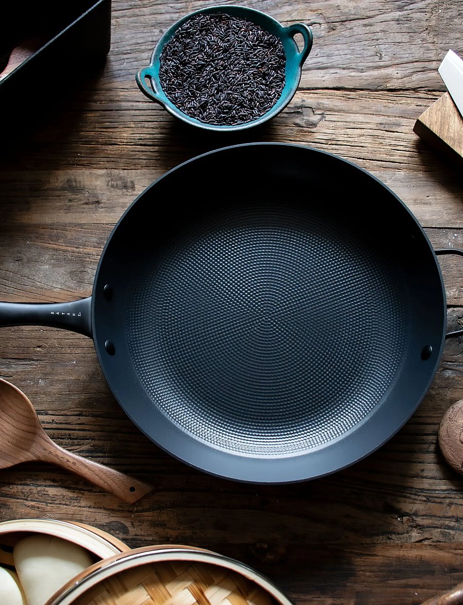 Satake - 32 cm frying pan in lightweight cast iron Honeycomb ceramic coating - praepannid ja pannid - black - 3