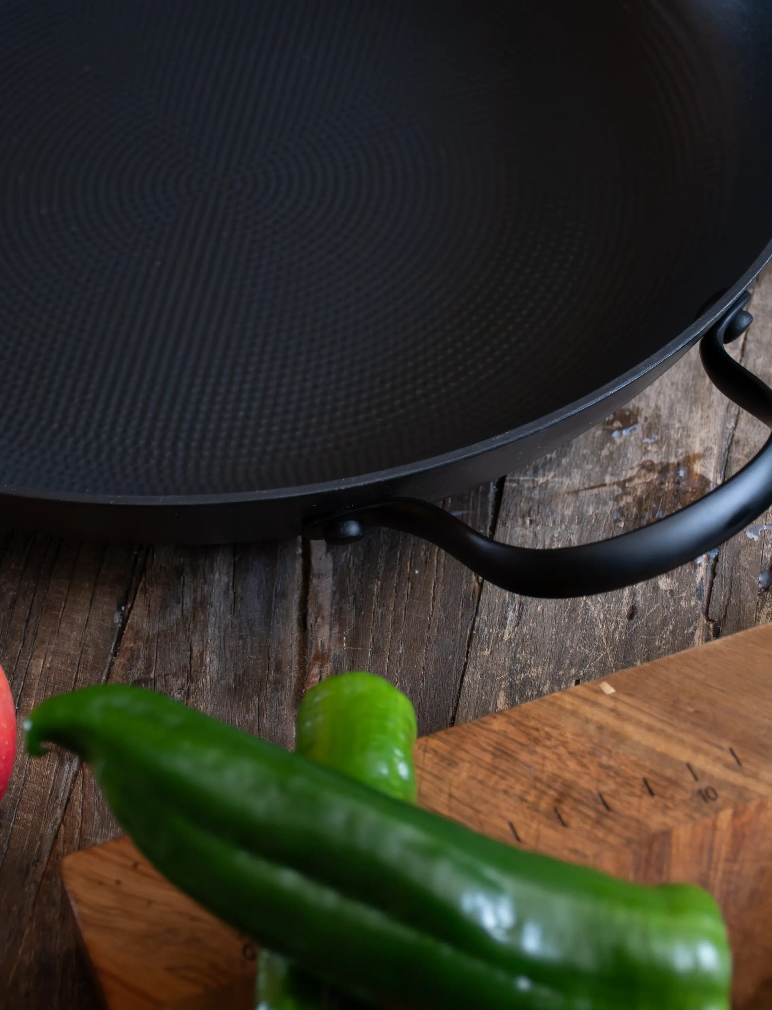 Satake - 32 cm frying pan in lightweight cast iron Honeycomb ceramic coating - stegepander - black - 4