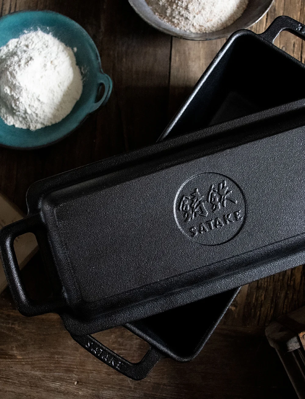 Satake - Cast Iron Bread Oven Dish - brotbackformen - black - 3