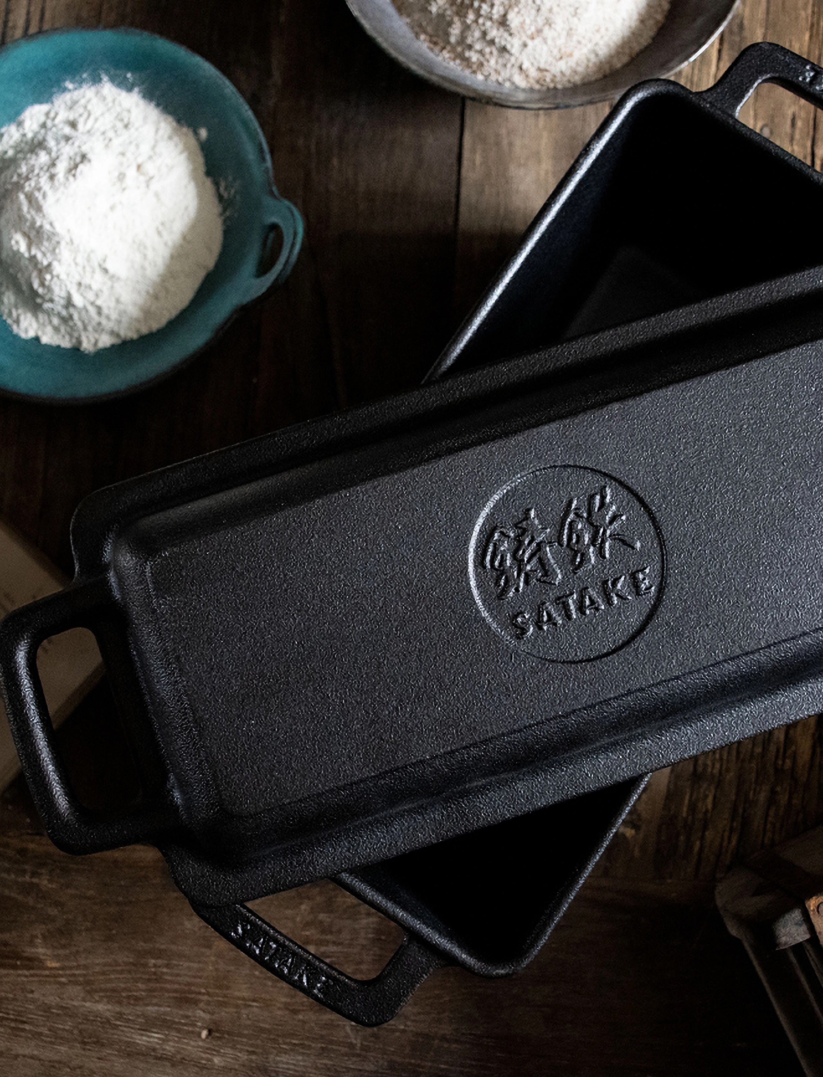 Satake - Cast Iron Bread Oven Dish - backgeräte - black - 3