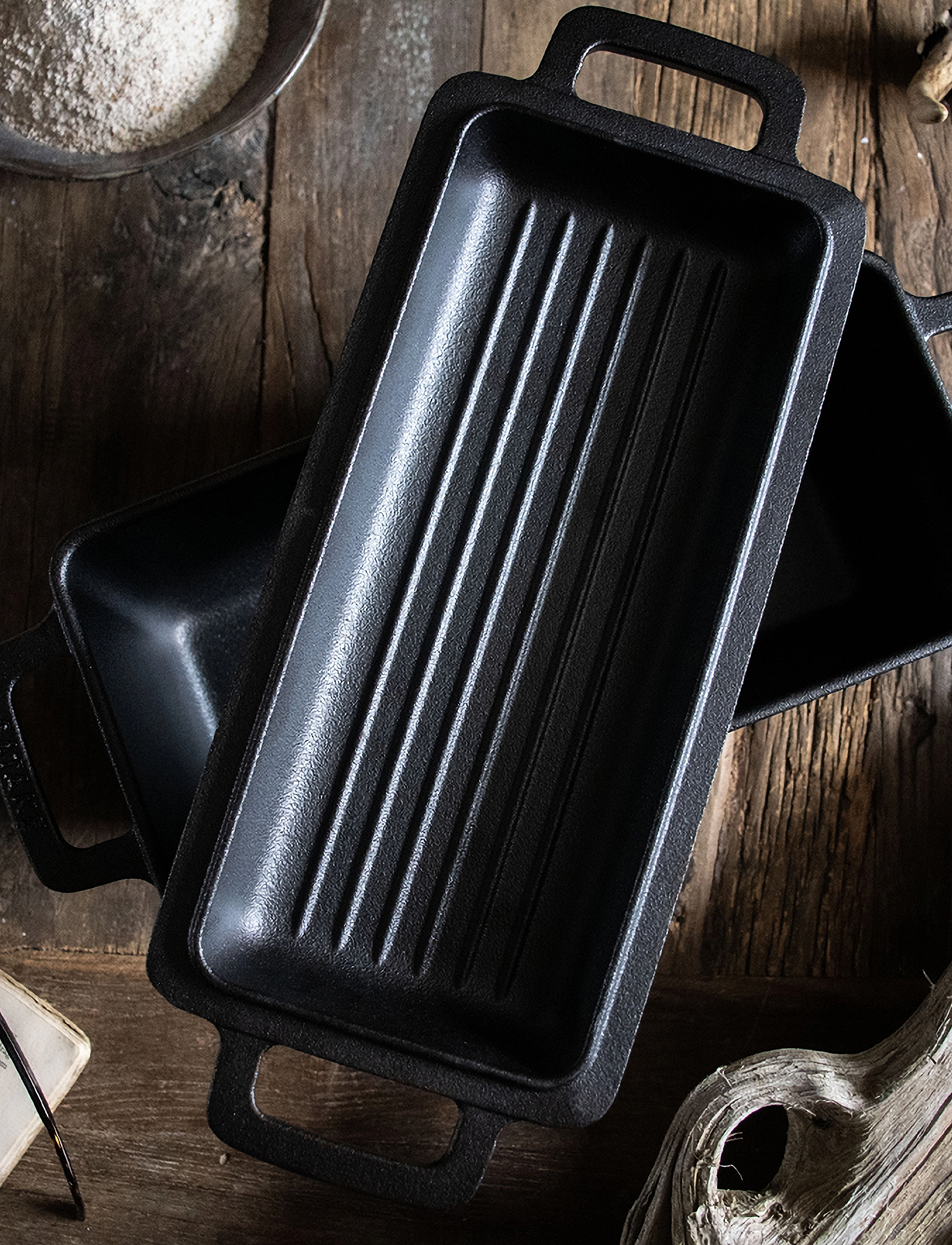 Satake - Cast Iron Bread Oven Dish - backgeräte - black - 5