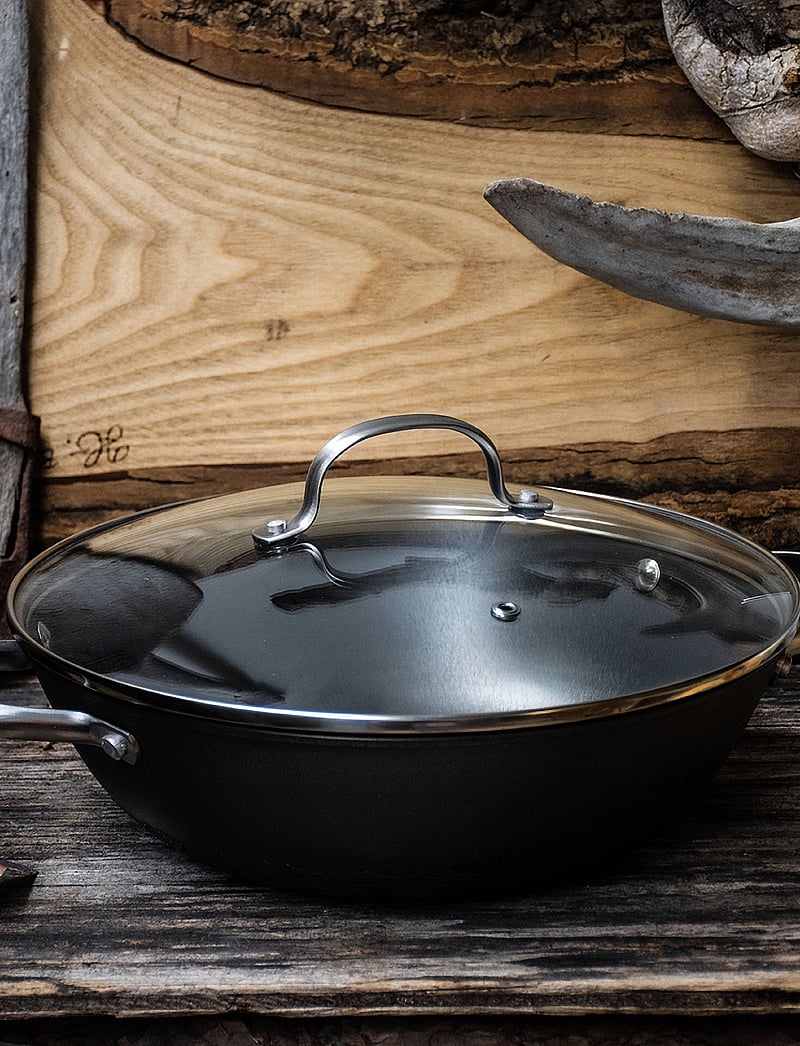 Satake - Cast Iron Nitriding Casserole - osta hinna alusel - black - 2