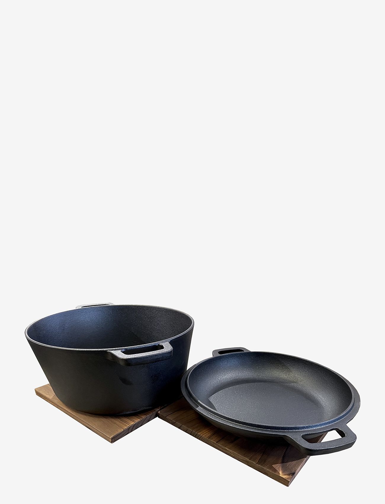 Satake - Satake Outdoor Cast Iron pot with lid - black - 1