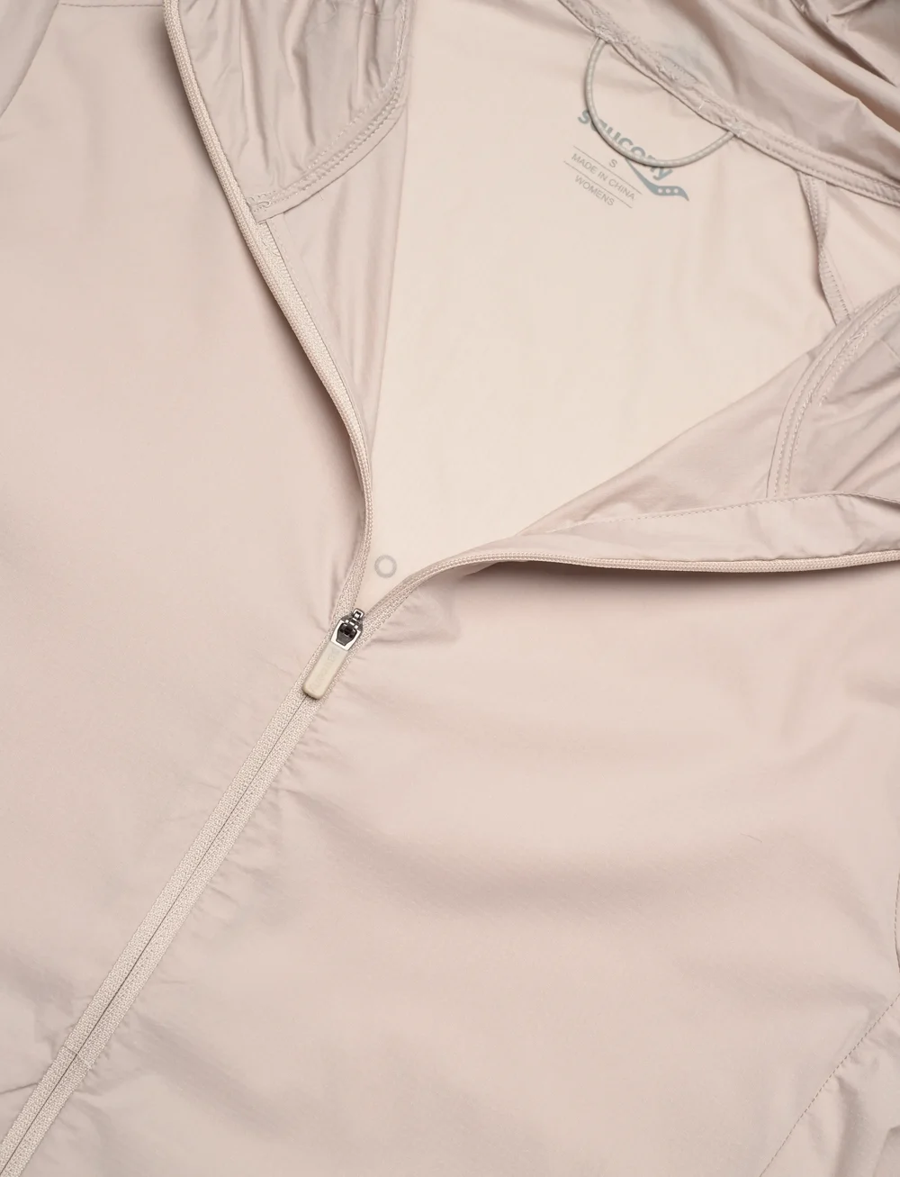 Saucony - Peregrine Packaway Jacket Women - sportjacken - oat - 2