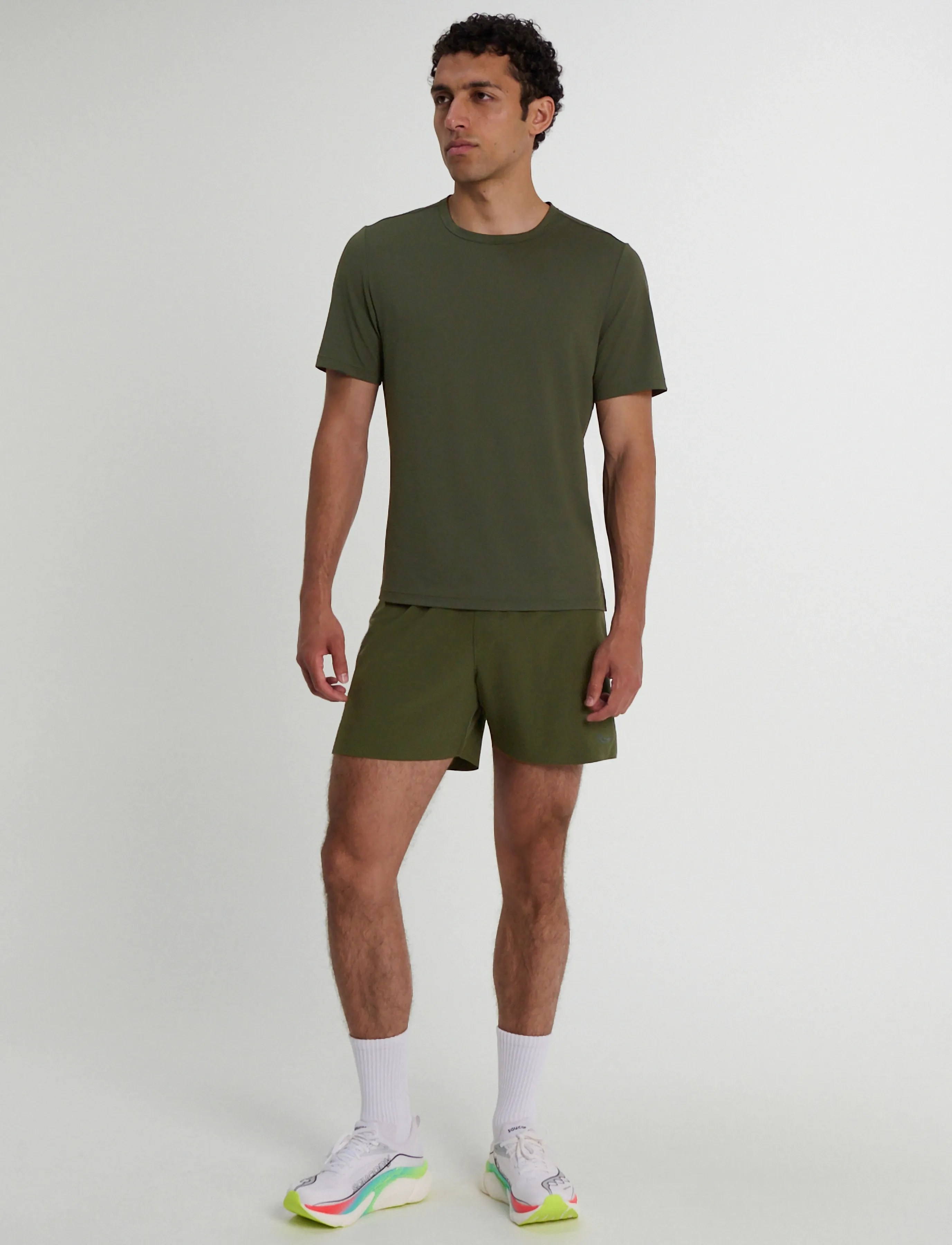 Saucony - ENDORPHIN SHORT SLEEVE - oberteile & t-shirts - fatigue - 0