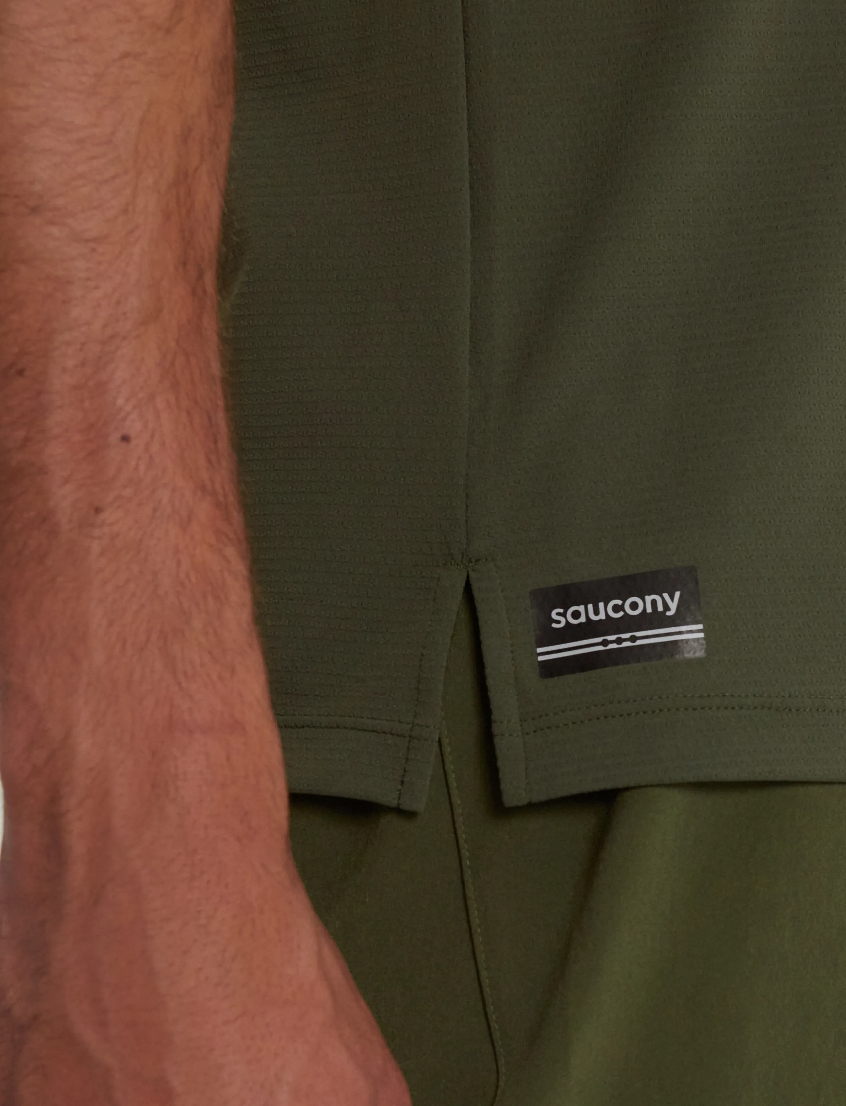Saucony - ENDORPHIN SHORT SLEEVE - oberteile & t-shirts - fatigue - 3