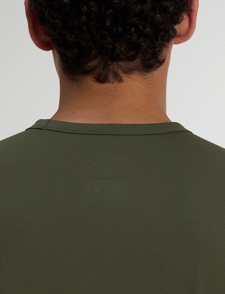 Saucony - ENDORPHIN SHORT SLEEVE - oberteile & t-shirts - fatigue - 5