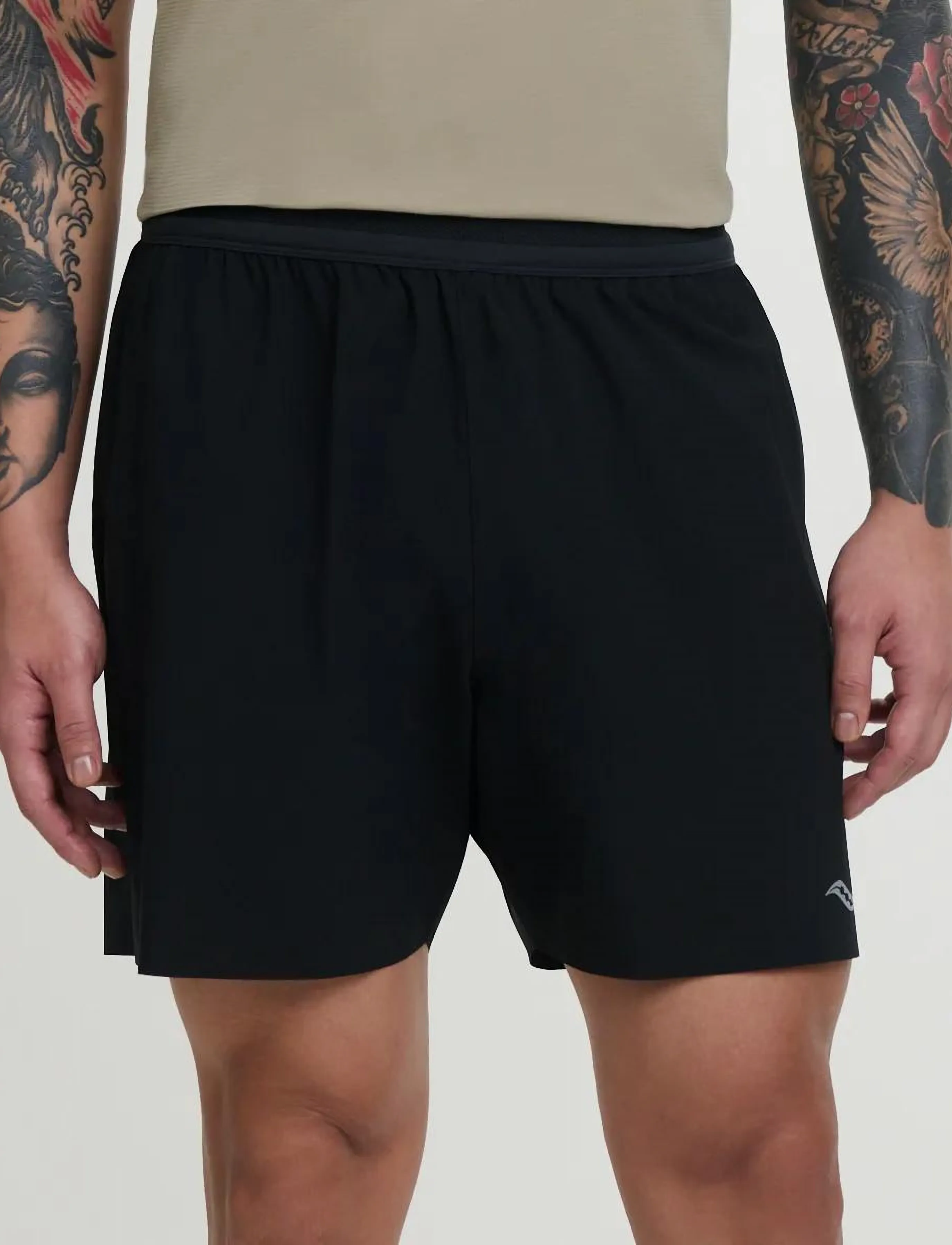 Saucony - ENDORPHIN 5" SHORT - black shadow - 3