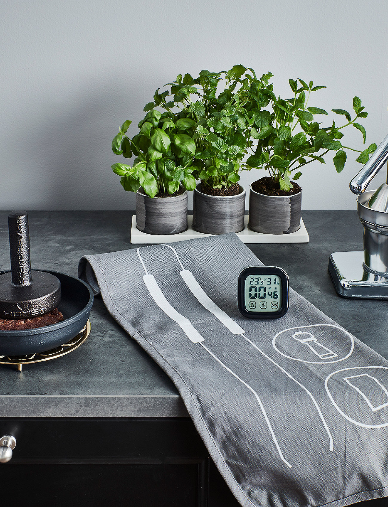 Scandinavian Home - Kitchen Timer EM275 - alhaisimmat hinnat - black, aluminium - 1