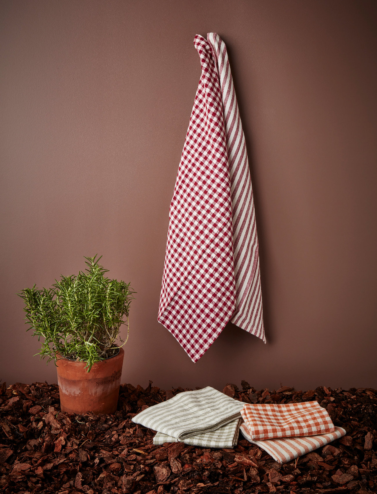 Scandinavian Home - Kitchen Towels - laagste prijzen - red - 1