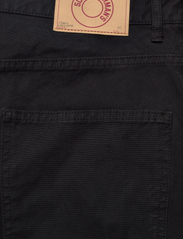 Schnayderman's - SHORTS WORKWEAR - jeans shorts - black - 4