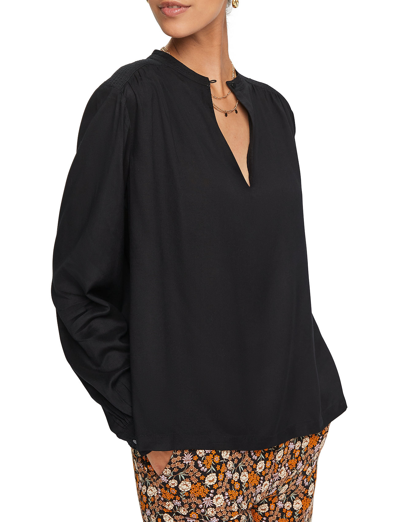 Scotch & Soda - Viscose top with shoulder panel and gathers - black - 5