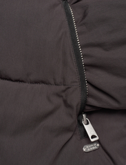 Scotch & Soda - Asymmetric closure puffer coat with Repreve® filling - fôrede jakker - black sky - 4