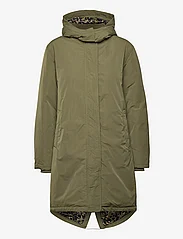 Scotch & Soda - Water repellent parka with Repreve® filling - parkad - dark olive - 0