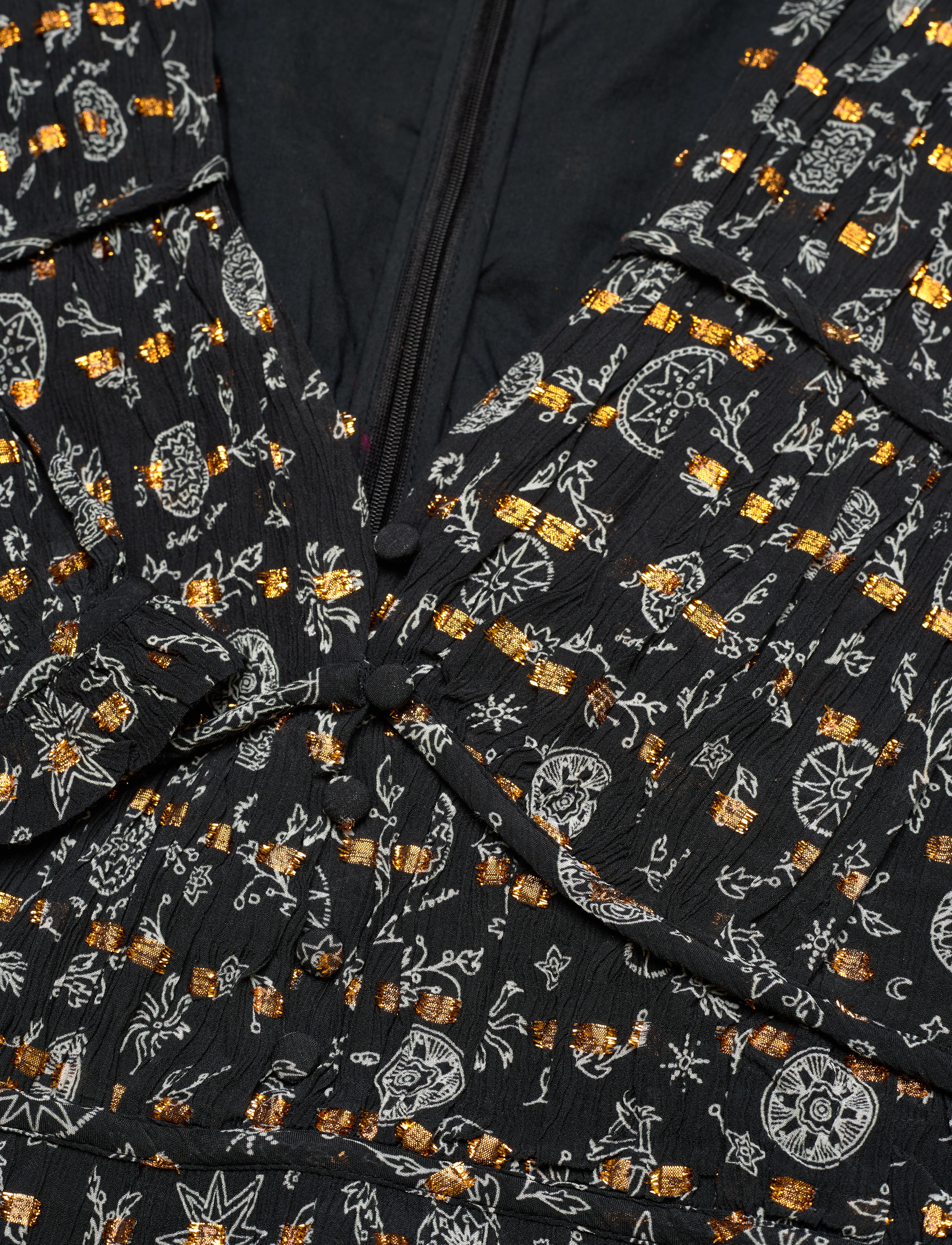 Scotch & Soda - Long sleeved lurex jacquard ruffle dress with V-neck - planetary icons - 3
