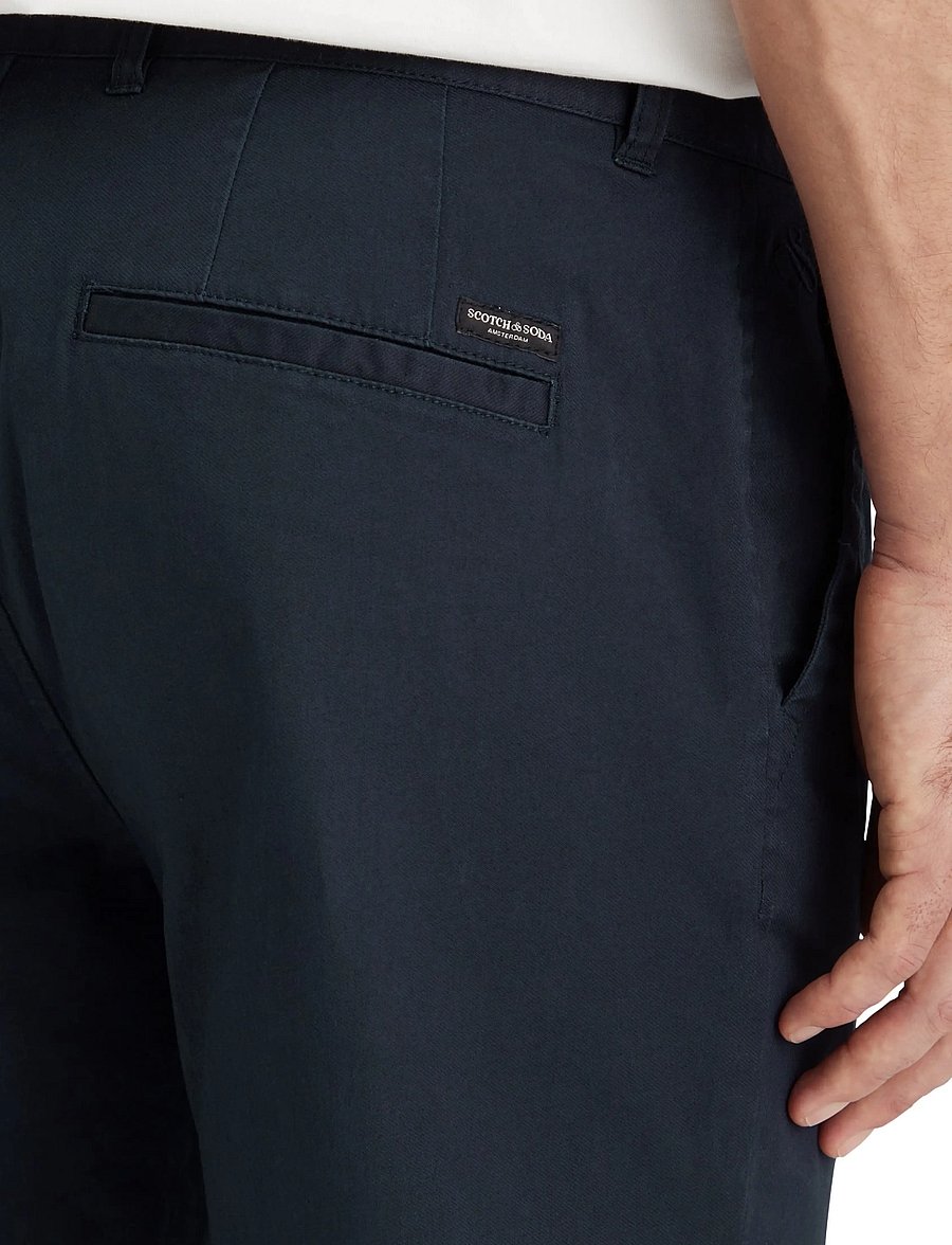 Scotch & Soda - CORE - Stuart - stretch cotton chino - chinos - night - 3