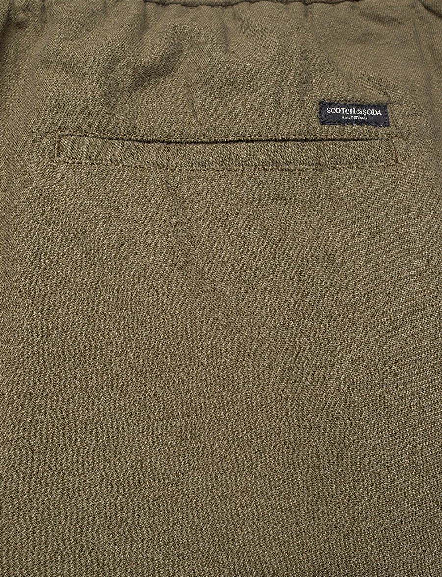 Scotch & Soda - Seasonal Core - Fave Cotton Linen Relaxed Fit Bermuda - shorts en lin - classic green - 4