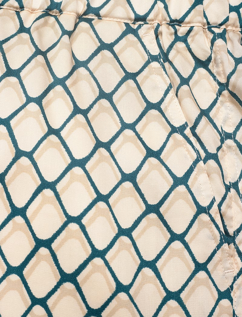 Scotch & Soda - Fave - Printed Tencel Relaxed Fit Bermuda Short - casual shorts - doubles net - 2