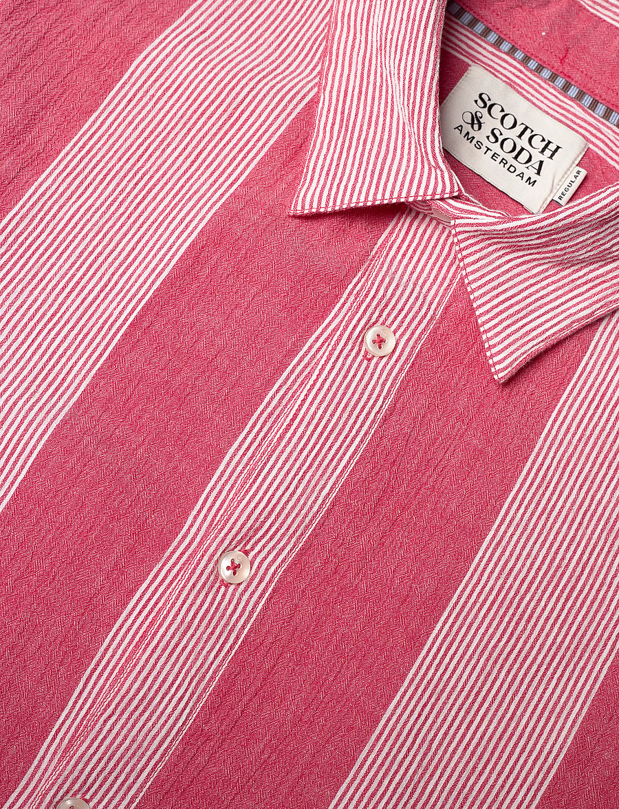 Scotch & Soda - Crinkled-stripe regular fit shirt - gestreifte hemden - roadside red stripe - 3