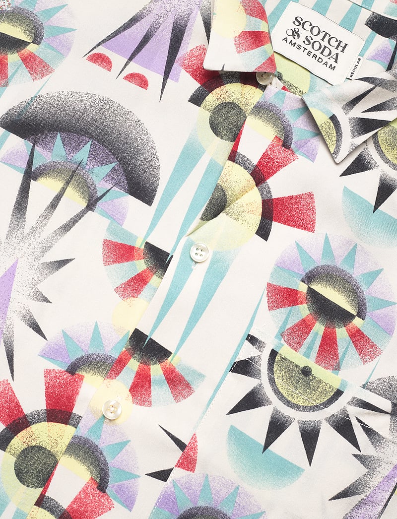 Scotch & Soda - AOP short-sleeved regular fit viscose shirt - kortærmede skjorter - luna pier white aop - 3