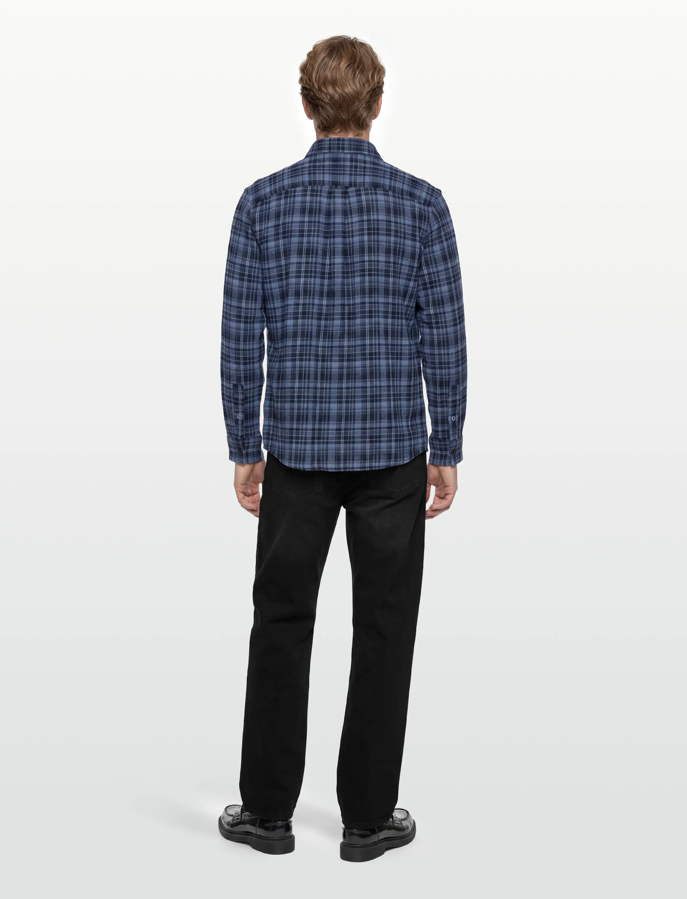 Scotch & Soda - Lightweight Flannel Check Relaxedfit Shirt - ternede skjorter - pageant blue check - 4