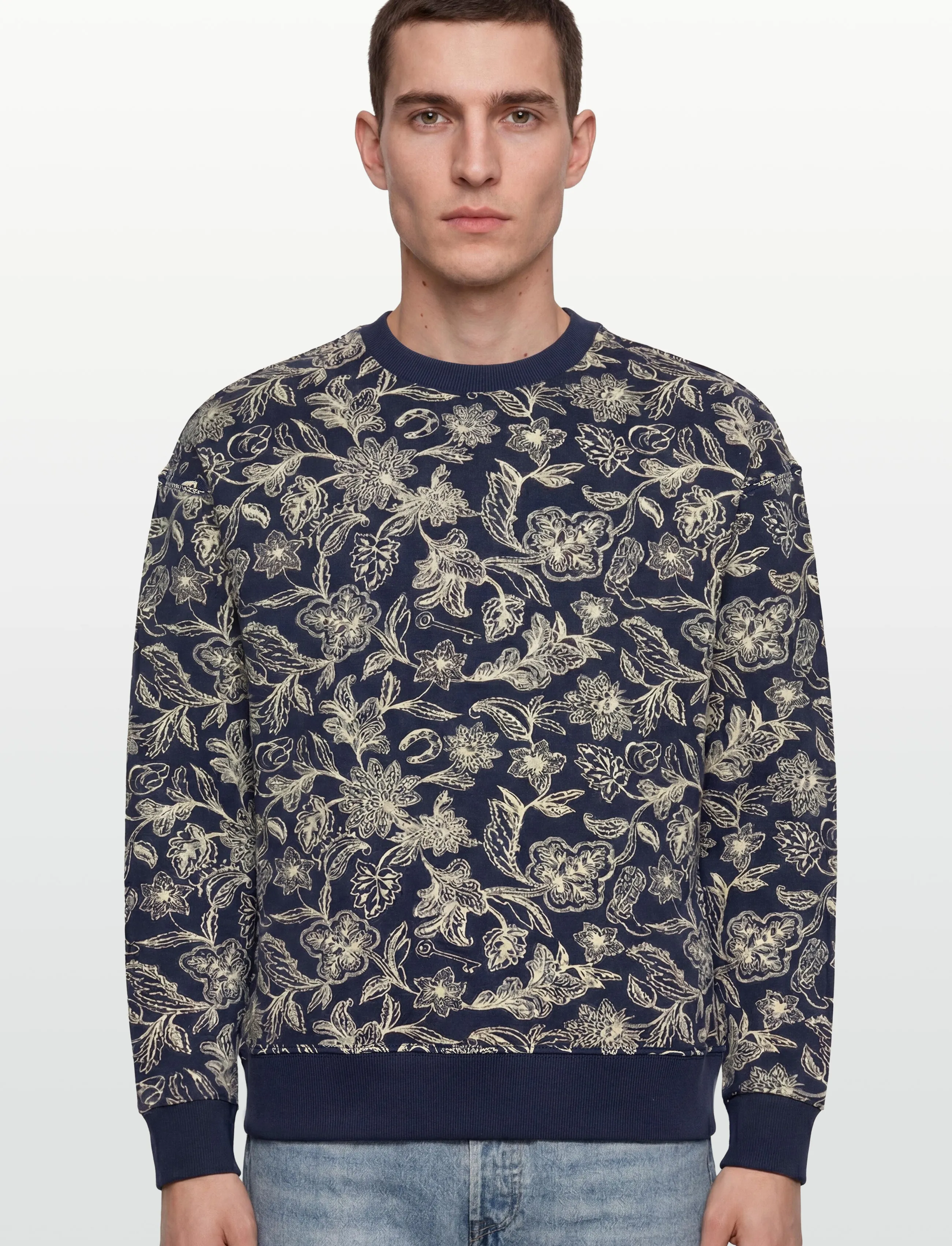 Scotch & Soda - Printed Relaxedfit Sweatshirt - sweatshirts - lucky bandana dress blues - 3