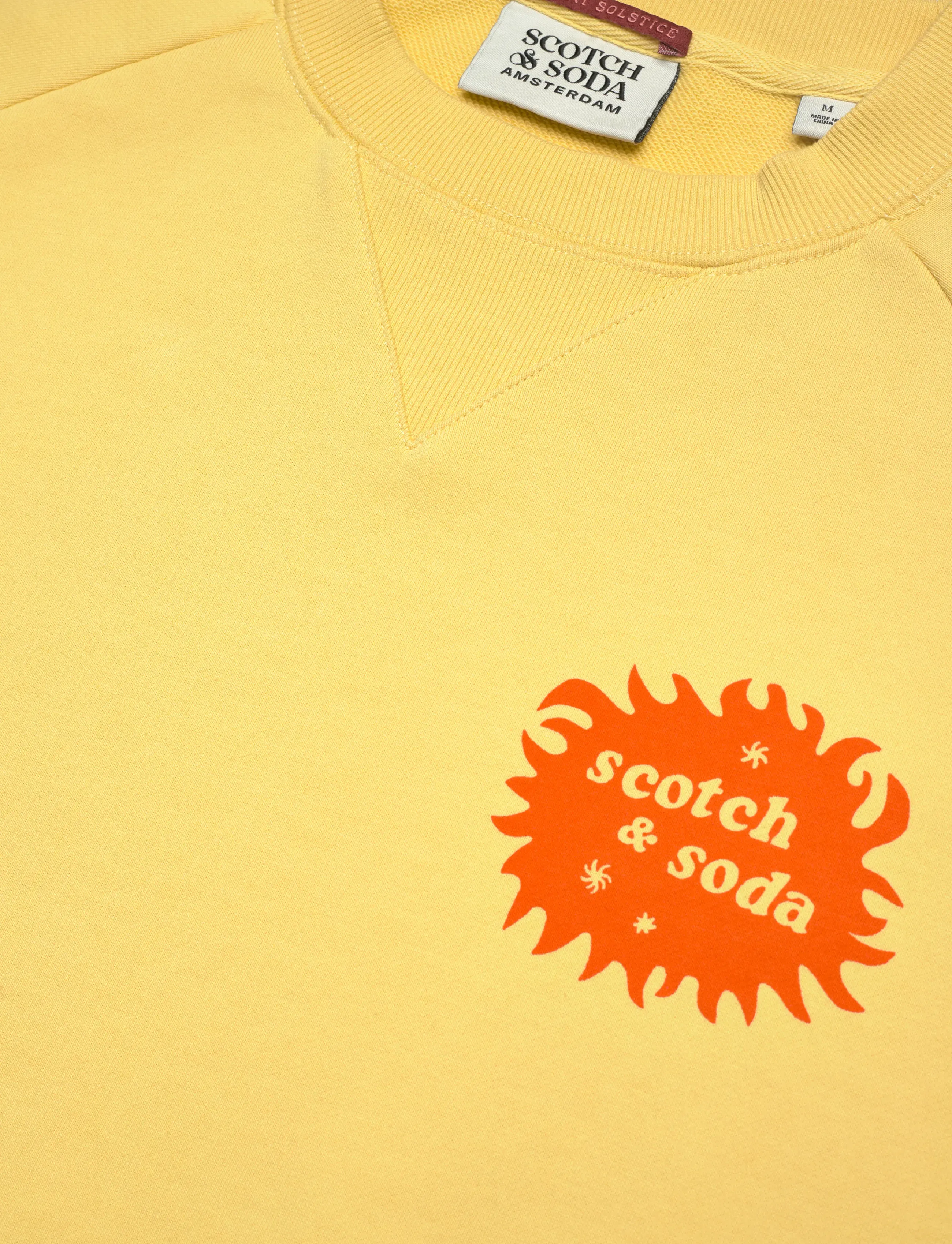 Scotch & Soda - Front And Back Artwork Loosefit Shortsleeve Sweatshirt - sweats - raffia - 2