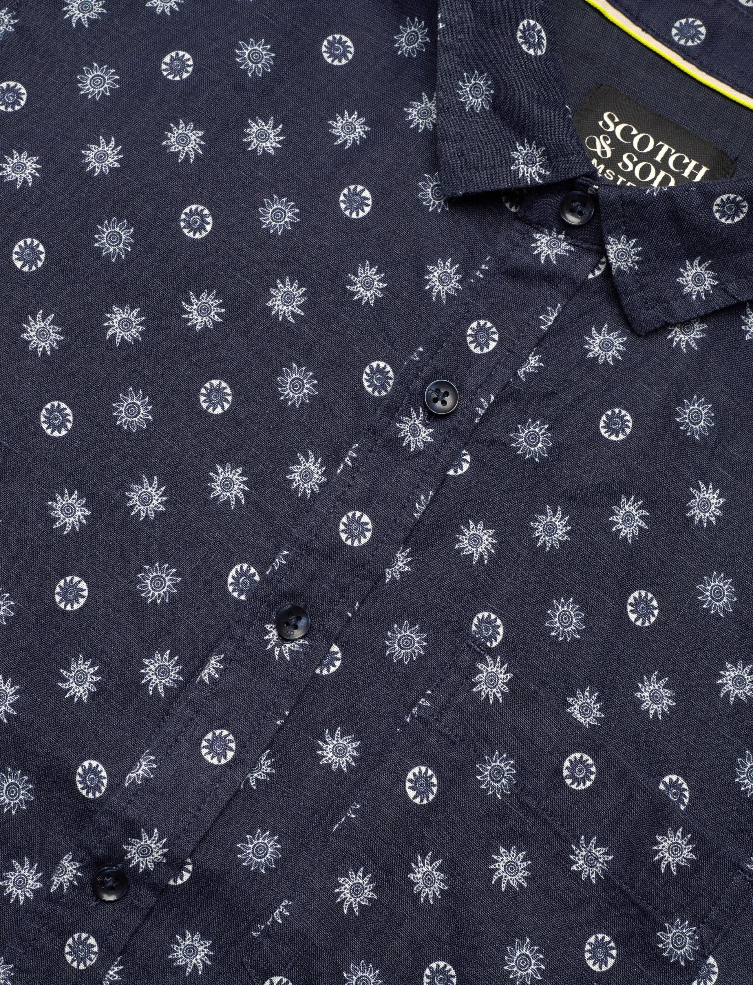 Scotch & Soda - Printed Linen Regularfit Shortsleeved Shirt - pattern shirts - foulard dress blues - 3
