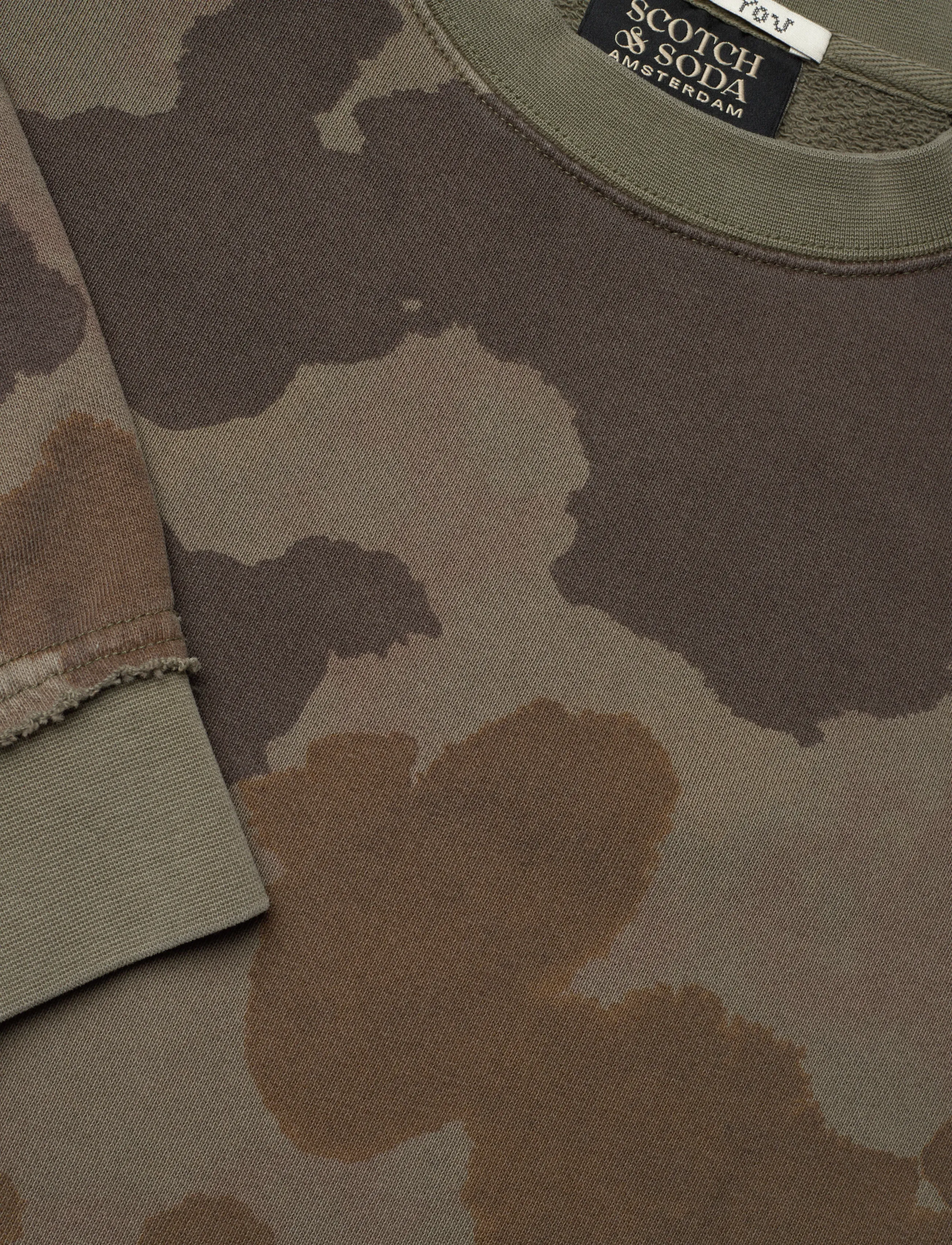 Scotch & Soda - Printed Overdyed Loosefit Sweatshirt - sweatshirts - painterly animal olive night - 5