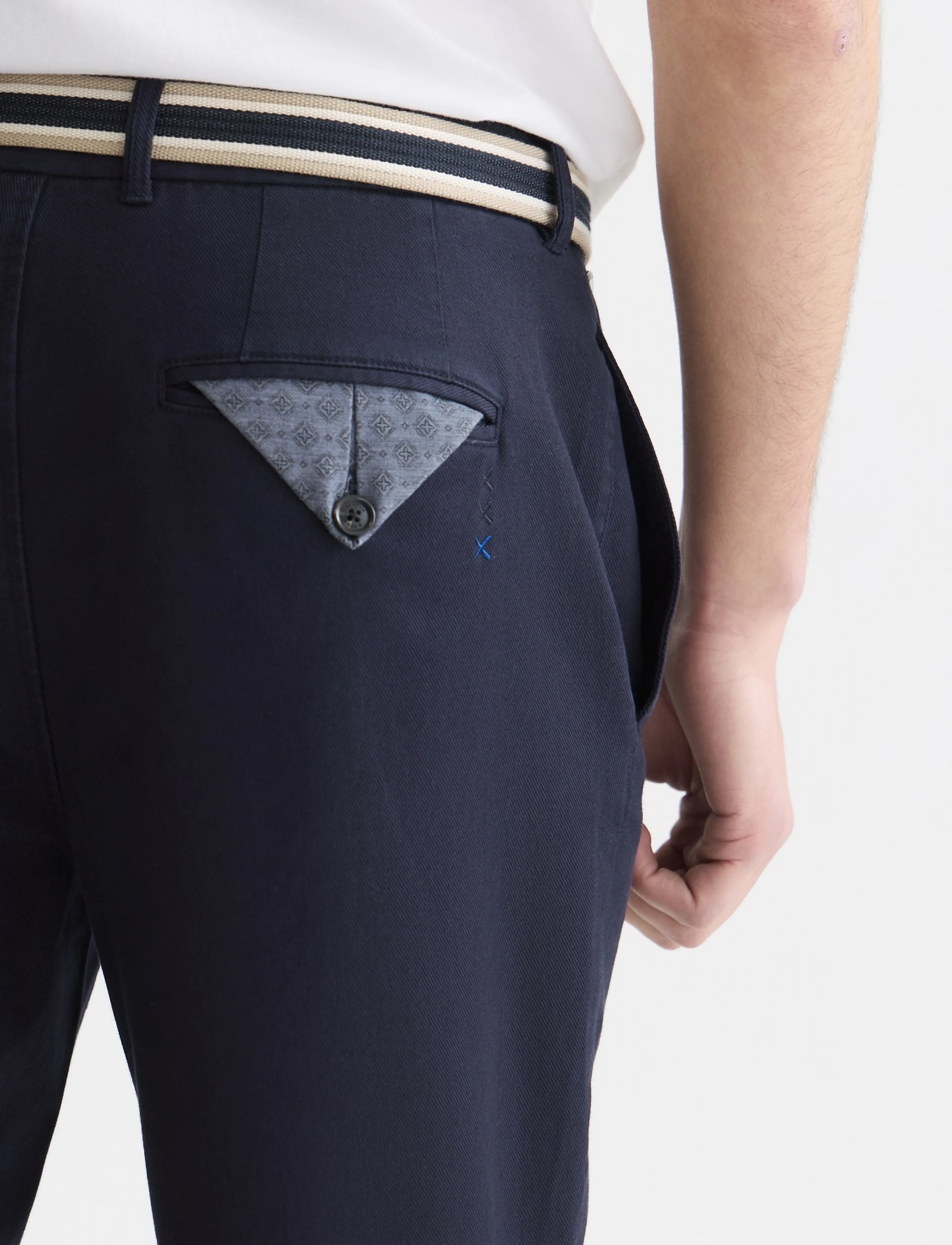 Scotch & Soda - Warren cotton blend twill belted chino - 401 sky captain - 4