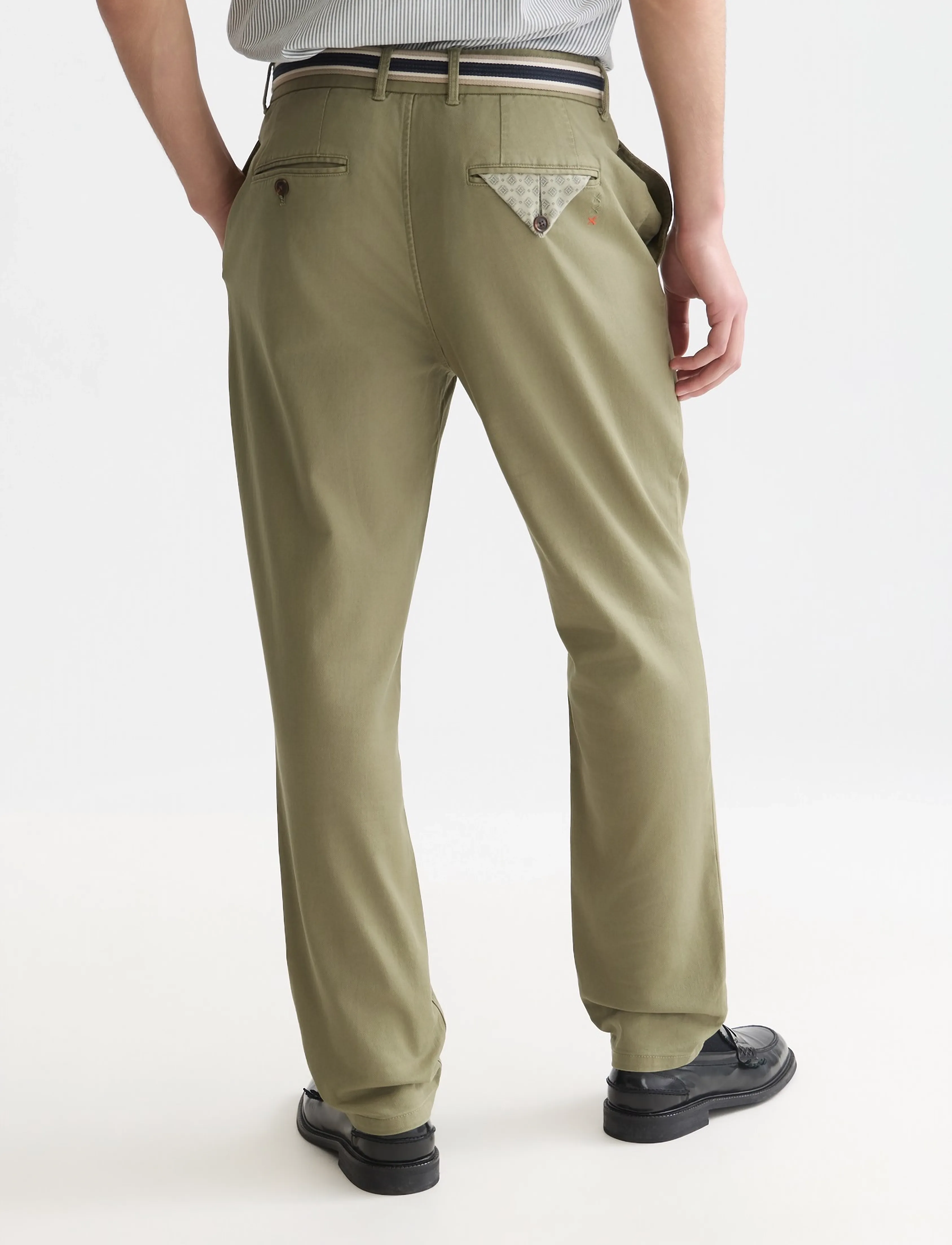 Scotch & Soda - Warren cotton blend twill belted chino - oil green - 3