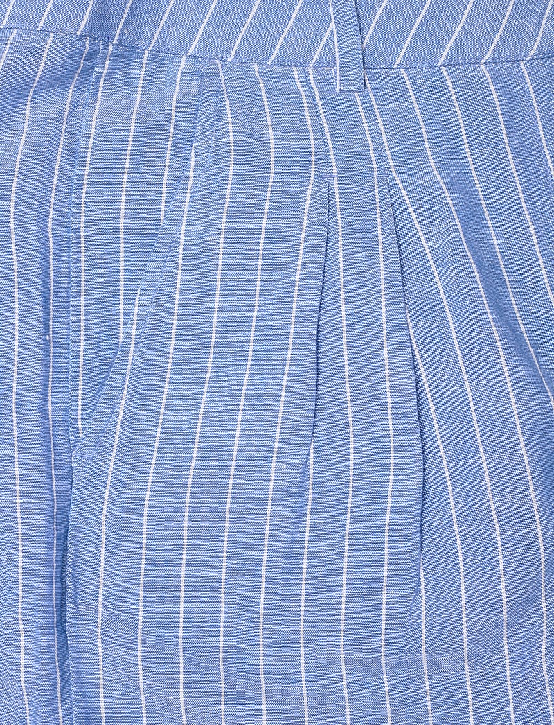 Scotch & Soda - High rise linen printed shorts - afslappede shorts - blue and white pin stripe - 2