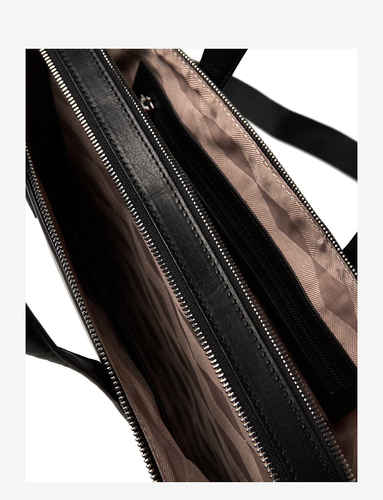 Saddler - Williston - black - 3