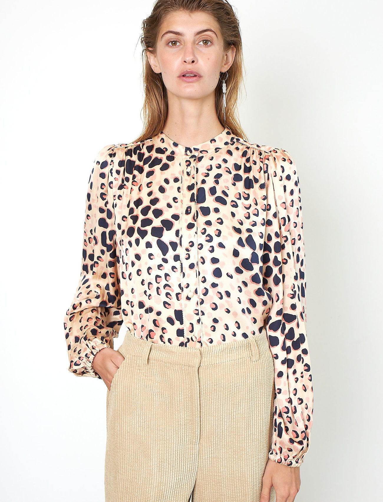 Second Female - Amur Shirt - cement - 4