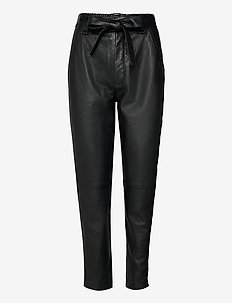 Indie Leather New Trousers, Second Female