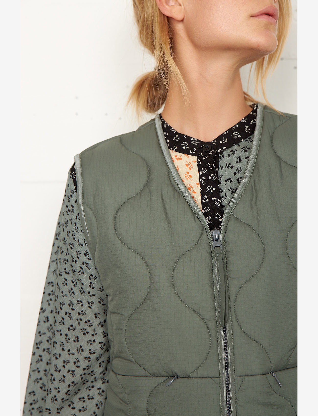 Second Female - Calluna Quilt Waistcoat - agave green - 3